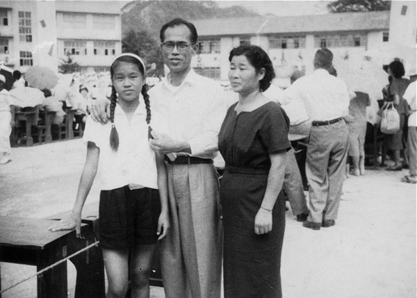 白血病で入院する前の運動会で、禎子と両親